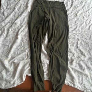 Lululemon yoga align joggers size 8